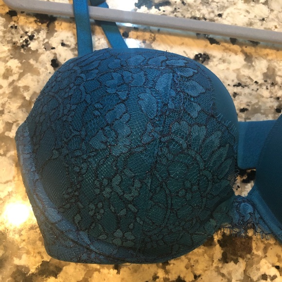 Victoria Secret Very Sexy Push Up Padded Bra - Picture 3 of 9